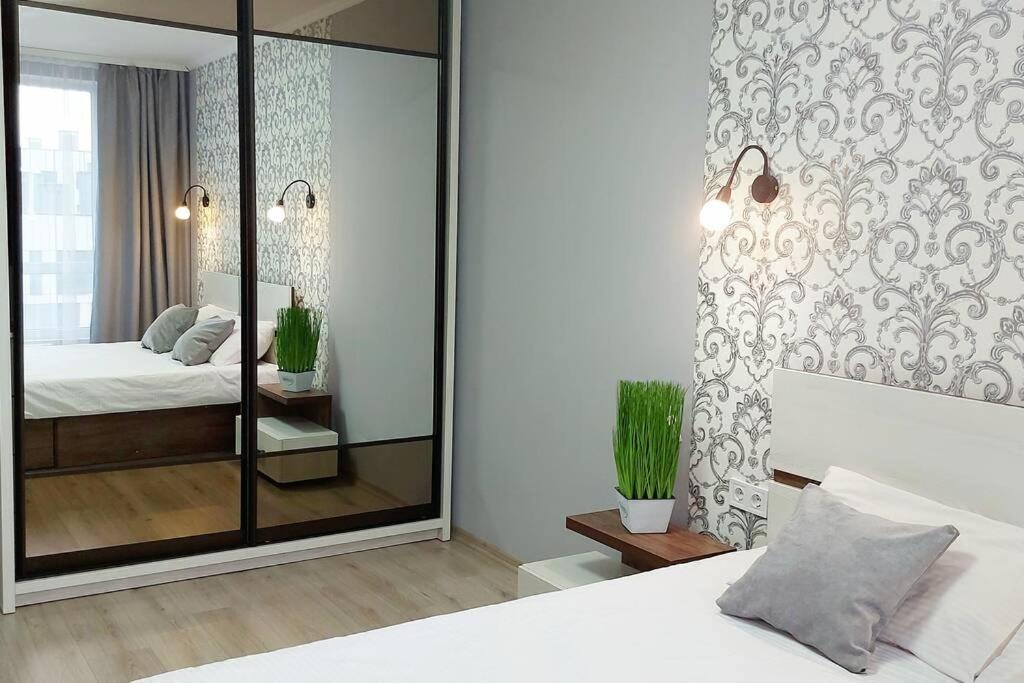 Новобудова Місто Трав, Р-Н Вікторії Гарденс Apartment Lviv Ngoại thất bức ảnh