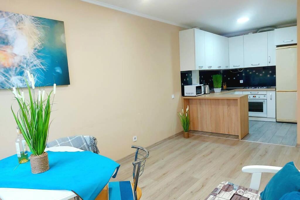 Новобудова Місто Трав, Р-Н Вікторії Гарденс Apartment Lviv Ngoại thất bức ảnh